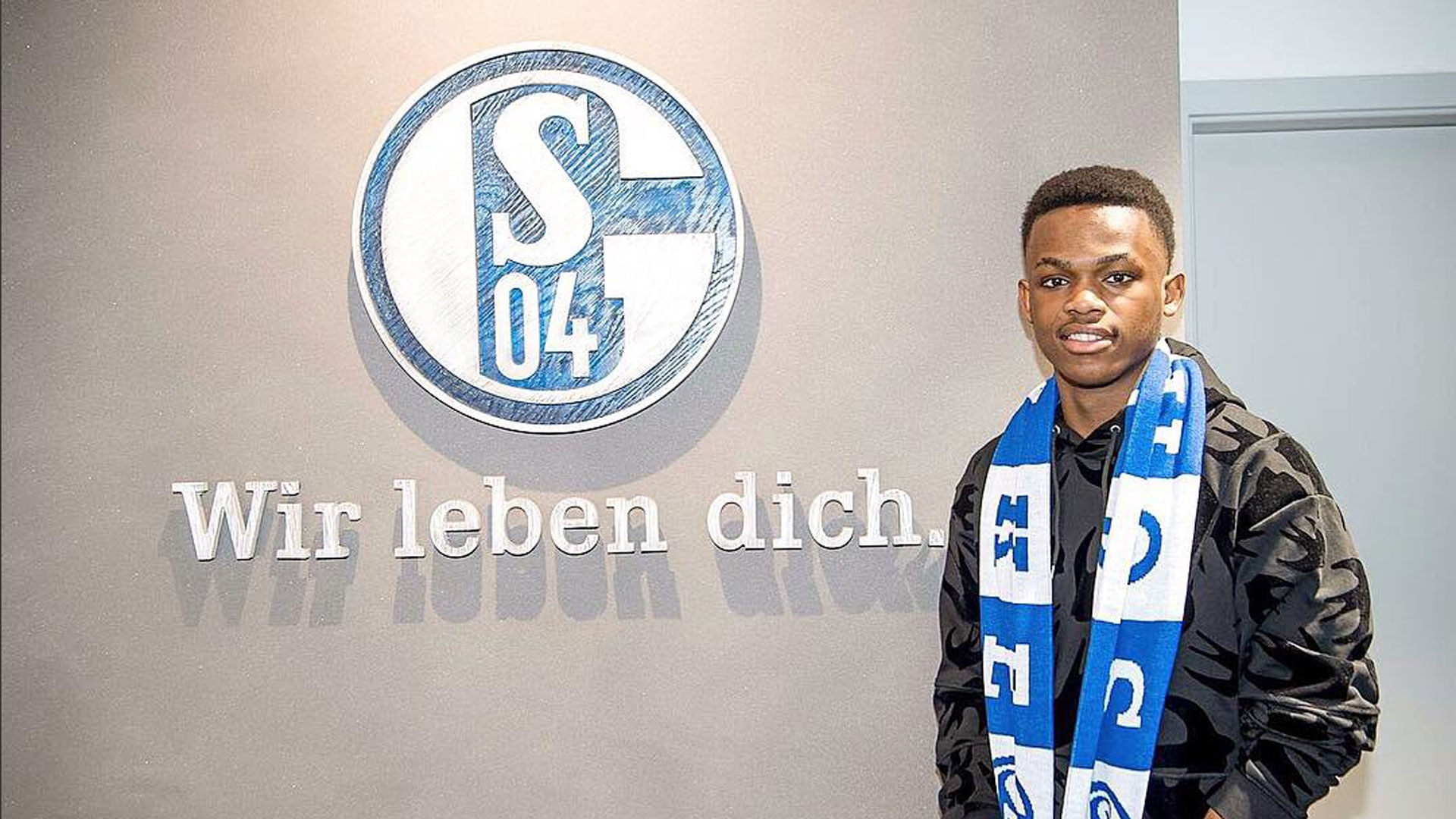 界杯上展现 界杯上展现