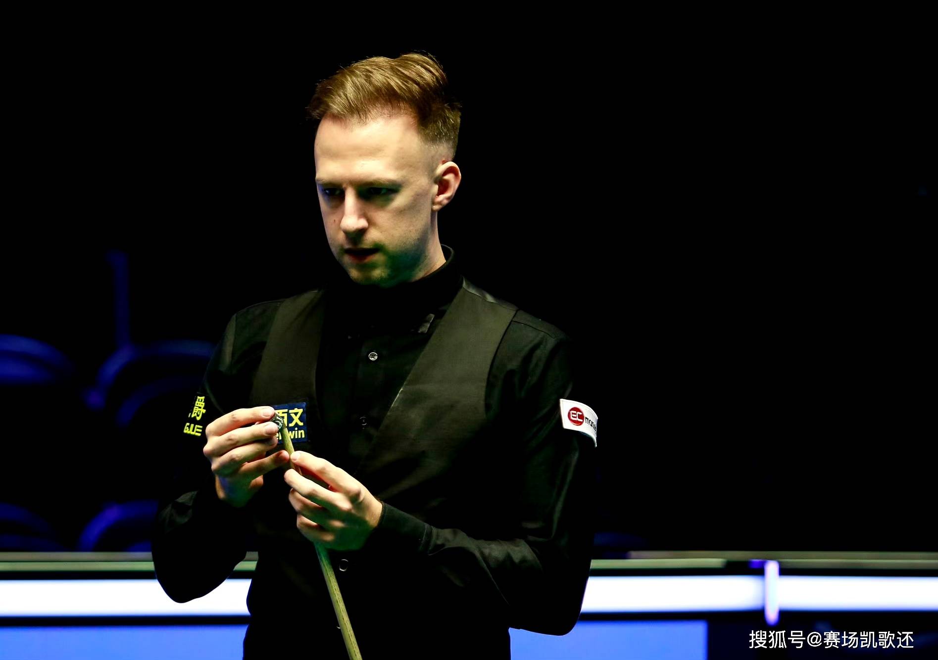 篮顽强拼搏 篮顽强拼搏