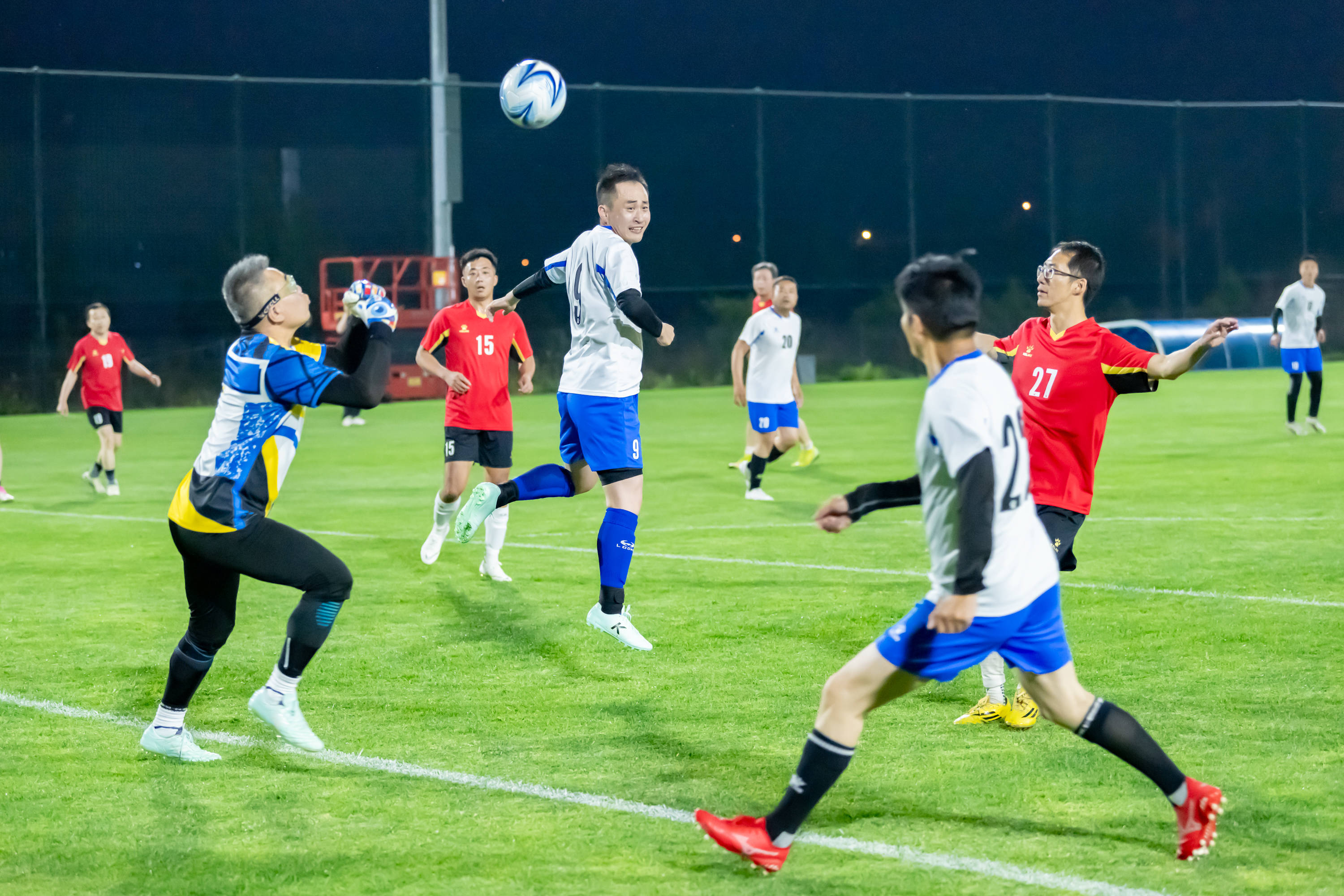 悉心指导队 悉心指导队